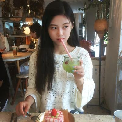 发明接吻的女孩